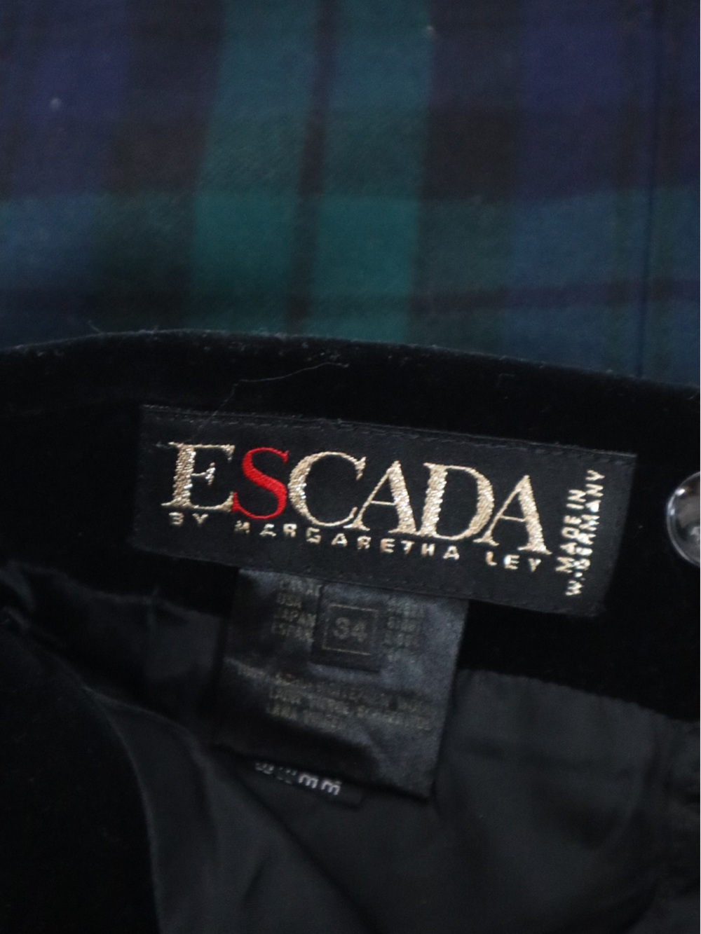 Escada Green and Black Plaid Pencil Skirt - Picture 4 of 4